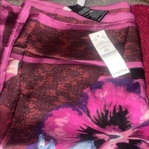Beautiful White House Black Market Pink and Purple Floral Scarf 💕